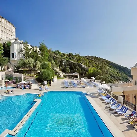 Semesteranläggning (resort) Alkoclar Adakule