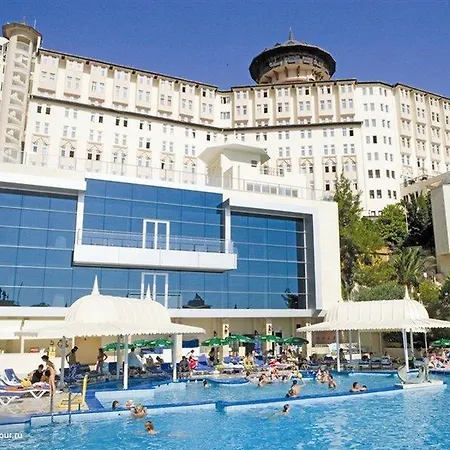 Semesteranläggning (resort) Alkoclar Adakule