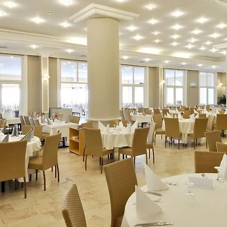 Alkoclar Adakule 5* Kusadası