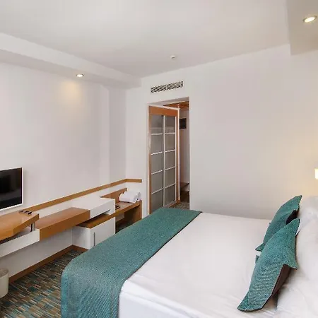 Alkoclar Adakule 5* Kusadası
