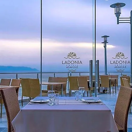 Alkoclar Adakule 5* Kusadası