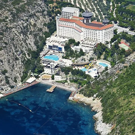 Alkoclar Adakule Feriested 5*
