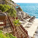 Alkoclar Adakule Resort Kusadasi