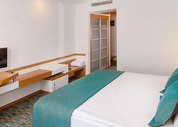 Alkoclar Adakule 5* Kusadasi